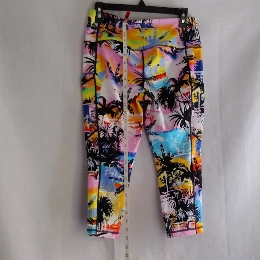 Torrid active Capri legging 00 - Picture 2 of 6